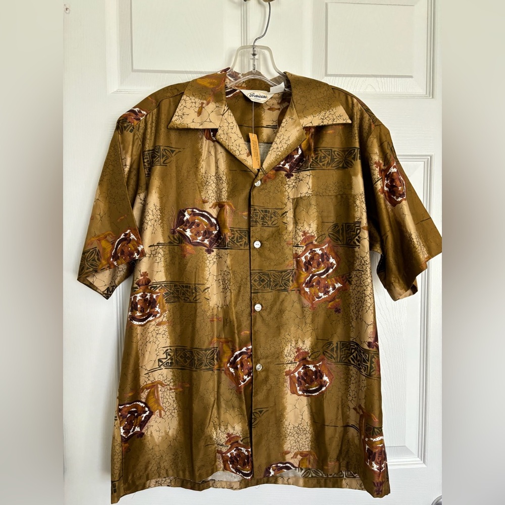 NWT Size medium 50’s Tropicana Hawaiian shirt.  TAGS FROM casual aire Honolulu